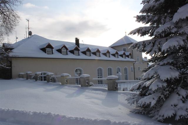 parkhotel-kasperske-hory-v-zime.JPG