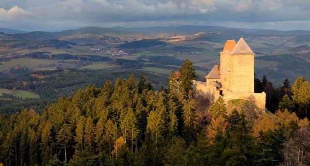 parkhotel-kasperske-hory-hrad-kasperk.JPG