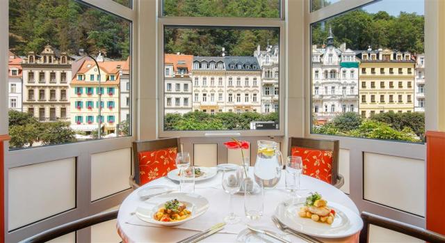 Spa-Hotel-Dvorak-Karlovy-Vary-Cesko-restaurace (15).jpg