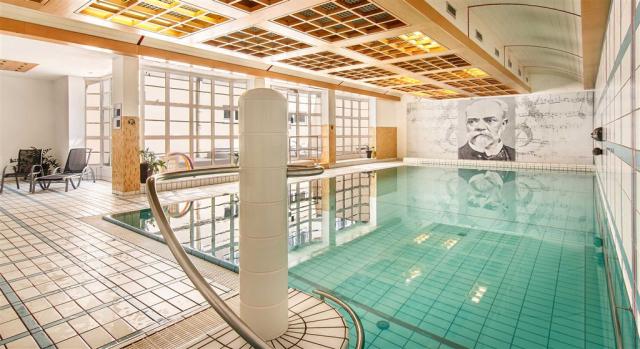 Spa-Hotel-Dvorak-Karlovy-Vary-Cesko-bazen (2).jpg