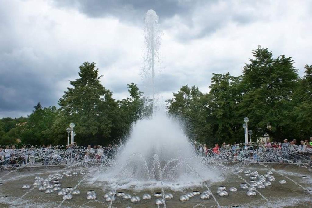 hotel-krakonos-marianske-lazne-fontana.jpg