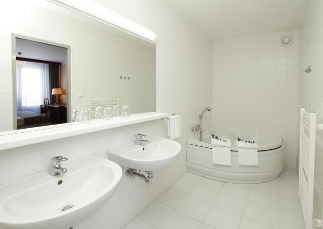 hotel-krakonos-marianske-lazne-koupelna.jpg