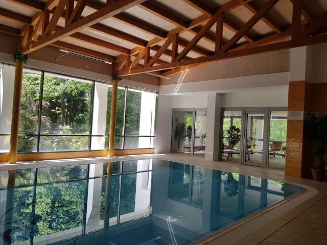 hotel-krakonos-marianske-lazne-wellness-bazen.jpg