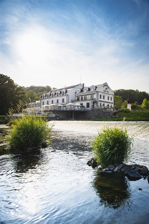 romanticky-hotel-mlyn-karlstejn-cesko-hotel.jpg