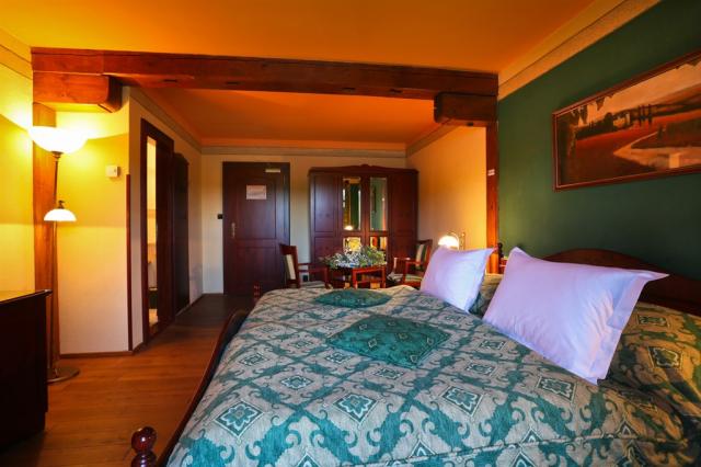 romanticky-hotel-mlyn-karlstejn-cesko-karlstejn-dvouluzkovy-pok