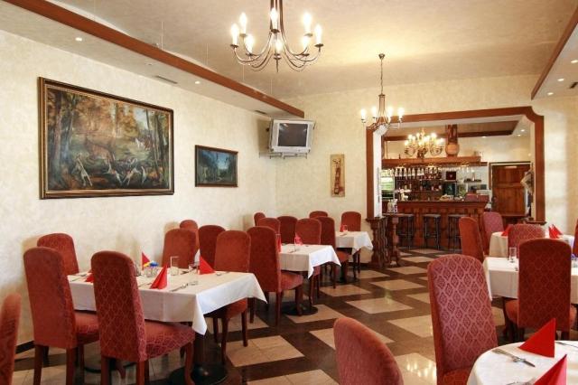 Golf-resort-Konopiste-restaurace v zamecku.jpg