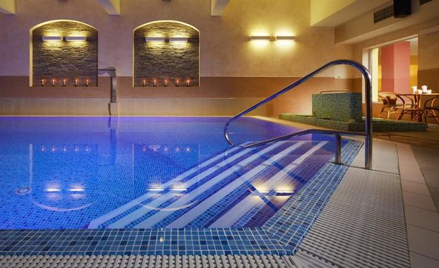 hotel-orea-resort-horizont-zelezna-ruda-bazen.jpg