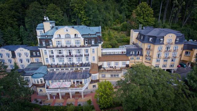 hotel-royal-ceska-republika-marianske-lazne-pohled-na-hotel.jpg