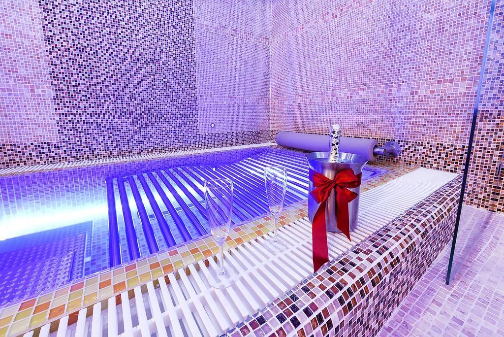 hotel-marie-luisa-praha-wellness-bazen.jpg