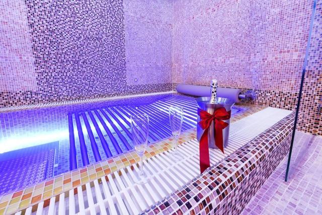 hotel-marie-luisa-praha-wellness-bazen.jpg
