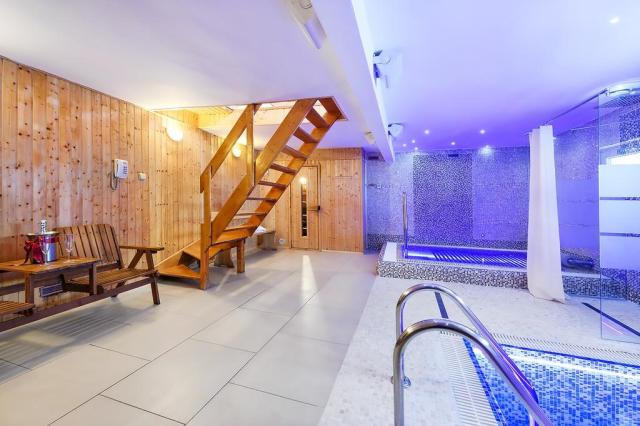 hotel-marie-luisa-praha-wellness-bazen-sauna.jpg