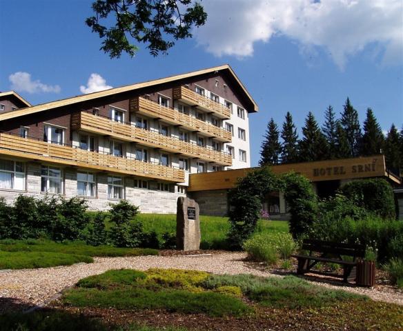 hotel-a-depandance-srni-pohled-na-hotel1.jpg