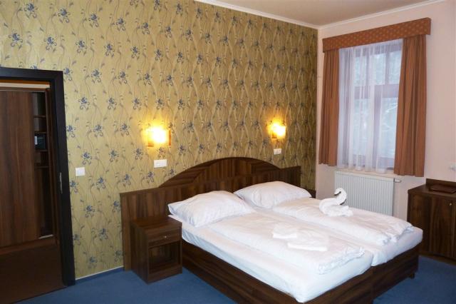 hotel-studanka-cesko-rychnov-nad-kneznou-dvouluzkovy-pokoj-3.jp