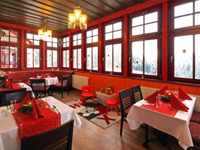 hotel-studanka-cesko-rychnov-nad-kneznou-restaurace-2.jpg