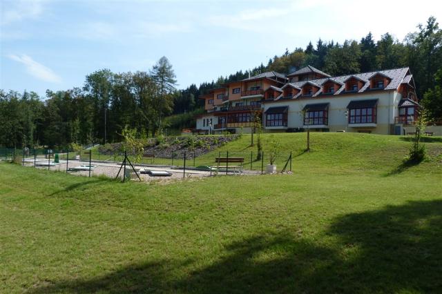 hotel-studanka-cesko-rychnov-nad-kneznou-exterier-hotelu.jpg