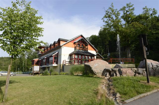 hotel-studanka-cesko-rychnov-nad-kneznou-pohled-na-hotel.jpg