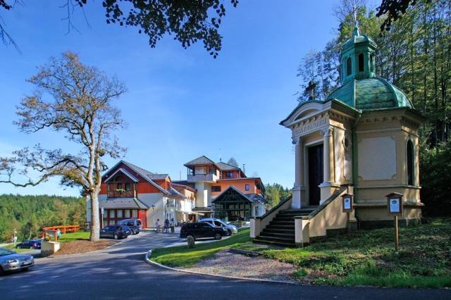 hotel-studanka-cesko-rychnov-nad-kneznou-prijezdova-cesta.jpg