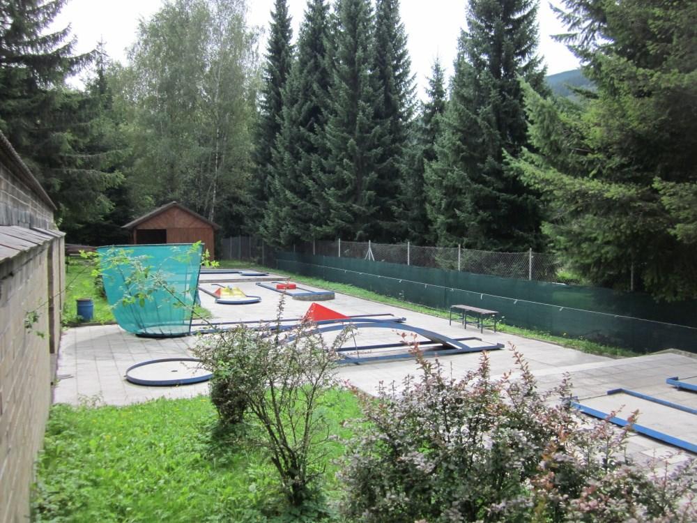 hotel-penzion-u-prehrady-moravka-mini-golf.JPG