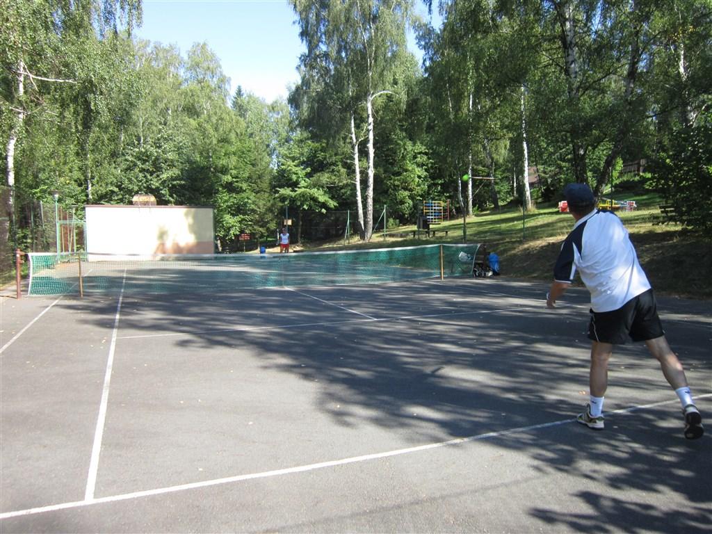 hotel-penzion-u-prehrady-moravka-tenis-1.jpg