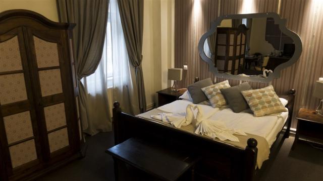 hotel-u-krize-cesko-praha-dvouluzkovy-pokoj.jpg
