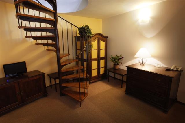 hotel-u-krize-cesko-praha-schody.jpg