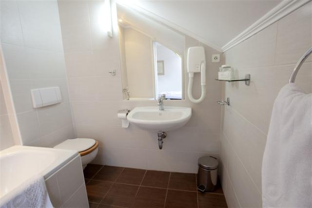 hotel-u-krize-cesko-praha-koupelna.jpg