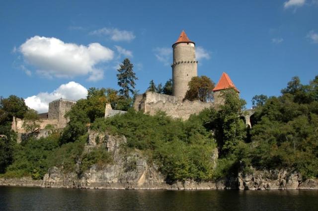 hotel-zvikov-zvikovske-podhradi-hrad-zvikov.jpg