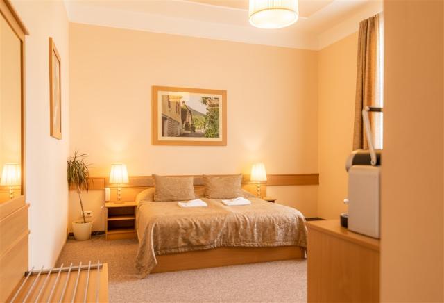 hotel-aquasol-resort-madarsko-mosonmagyarovar_pokoj.jpg