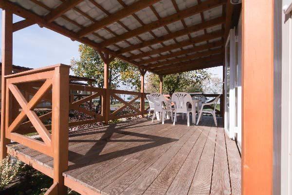 Ararnypart_camping_Siofok_Eurocomfort_udulohaz.jpg