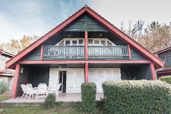 Ararnypart_camping_Siofok_Rosa_udulohaz.jpg