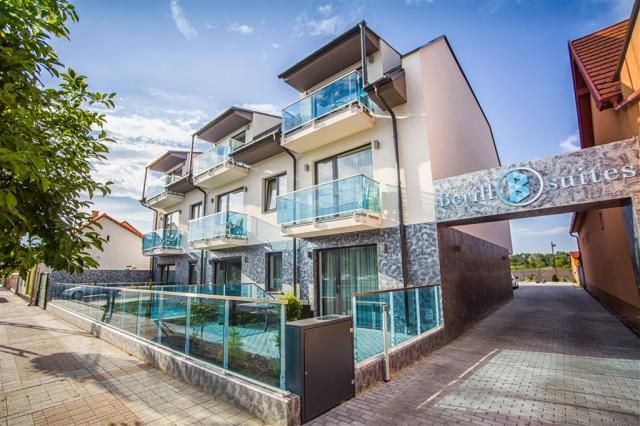 apartmnovy-dum-berill-madarsko-sarvar-pohled-na-apartmanovy-dum