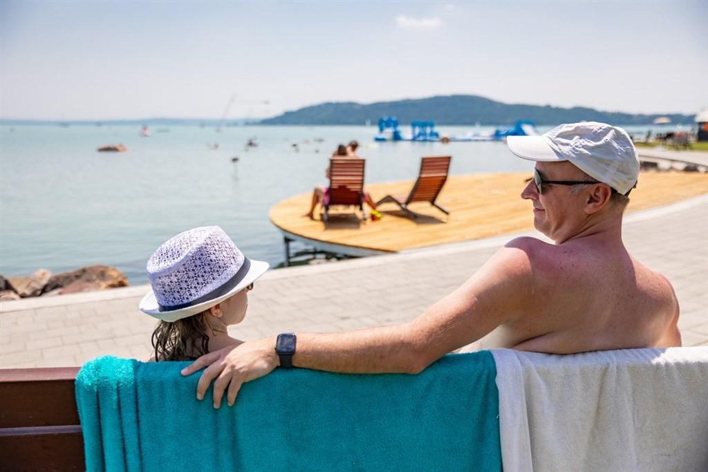 Kemp-Fured-Balatonfured-promenada.jpg