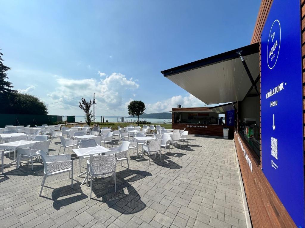Kemp-Fured-Balatonfured-bar.jpg