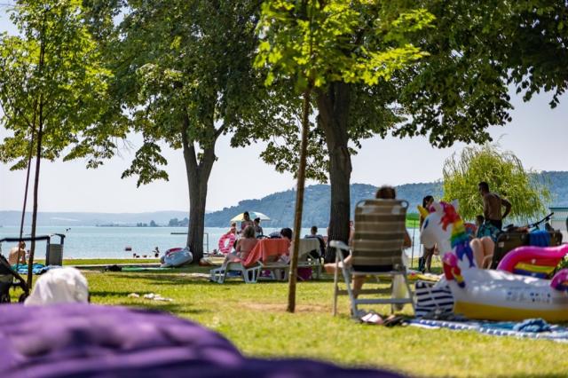 Kemp-Fured-Balatonfured-plaz1.jpg