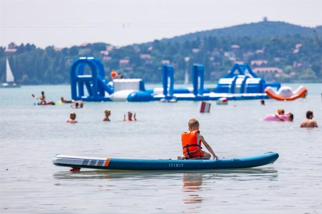 Kemp-Fured-Balatonfured-vodni-radovanky.jpg