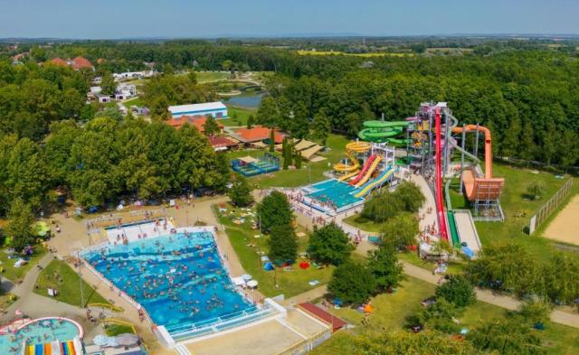 hotel-freya-zalakaros-pohled-na-aquapark.jpg