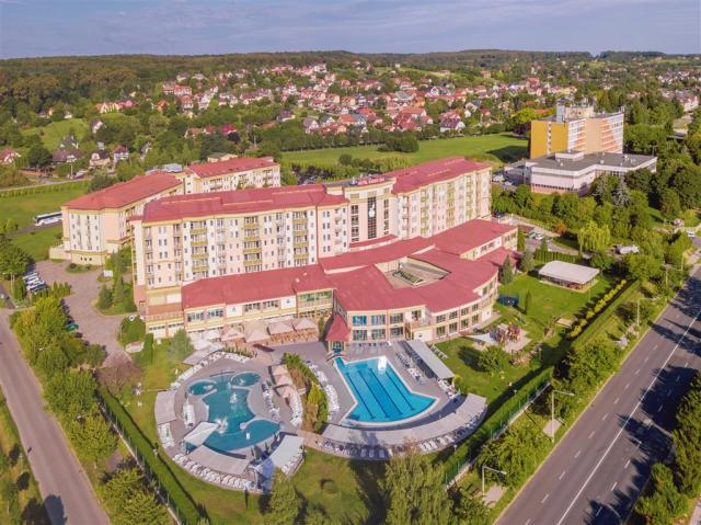 hotel-karos-madarsko-zalakaros-pohled-na-hotel (4).jpg