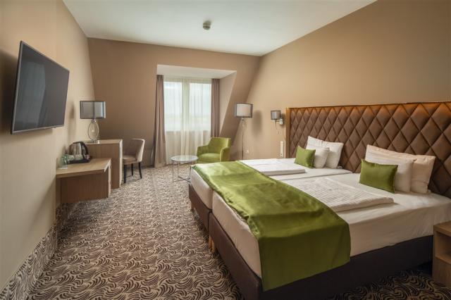 Greenfield-hotel-golf-&-spa-madarsko-dvouluzkovy-pokoj-standard