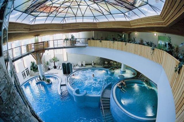 hotel-mendan-magic-spa-wellness-zalakaros-zk09-pohled-na-bazeny