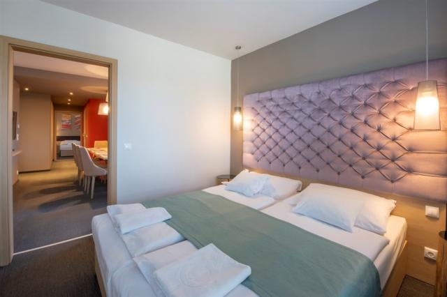 onyx-luxury-aparthotel-madarsko-sarvar-superior-rodinny-pokoj (