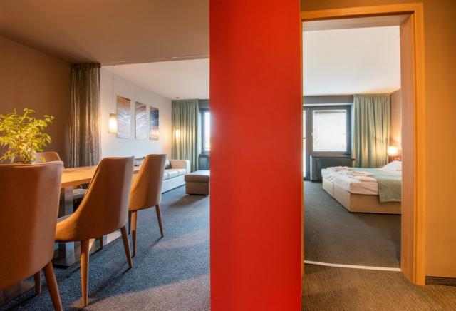 onyx-luxury-aparthotel-madarsko-sarvar-superior-rodinny-pokoj (