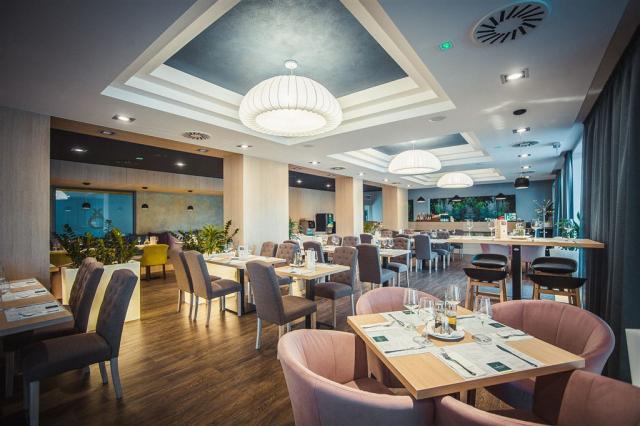 onyx-luxury-aparthotel-madarsko-sarvar-restaurace.jpg
