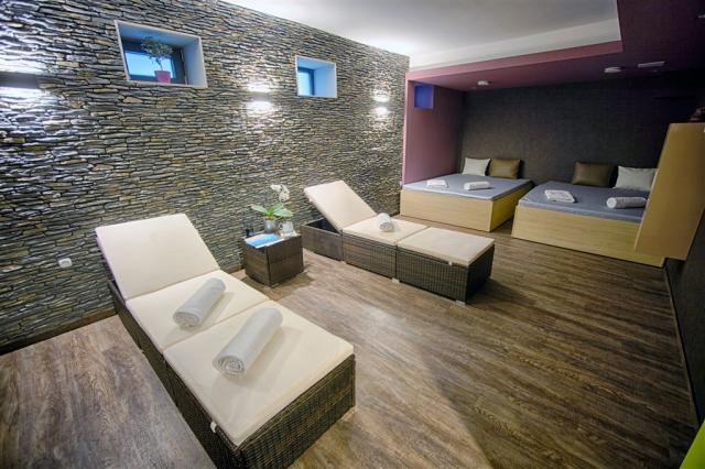 onyx-luxury-aparthotel-madarsko-sarvar-wellness.jpeg