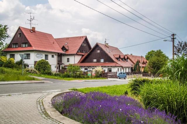 hotel-u-lip-trojanovice-celkovy-pohled-na-penzion0.jpg