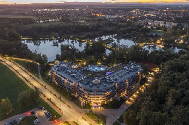 hotel-spirit-madarsko-sarvar-nocni.jpg