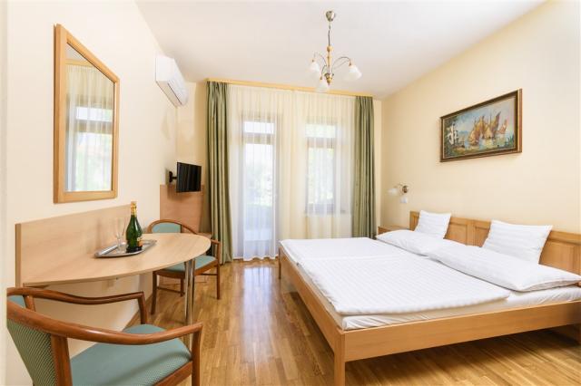 hotel-ametiszt-madarsko-harkany-pokoj1.jpg