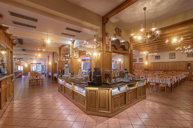 hotel-druzba-slovensko-jasna-restaurace (2)1.jpg