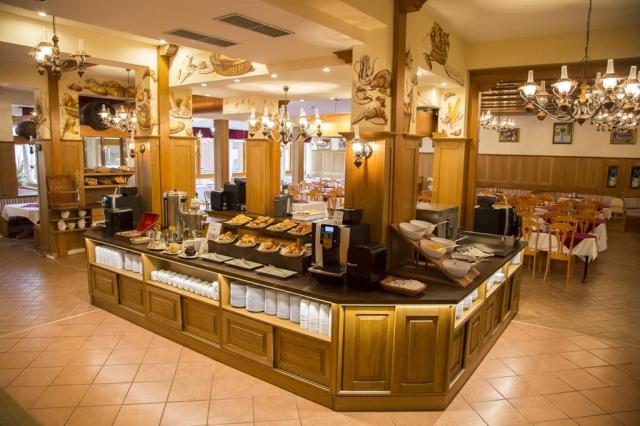 hotel-druzba-slovensko-jasna-restaurace.jpeg