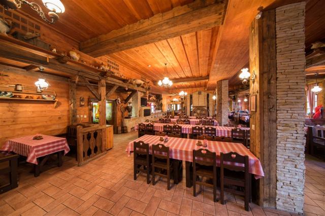 hotel-druzba-slovensko-jasna-lidova-restaurace (2).jpg