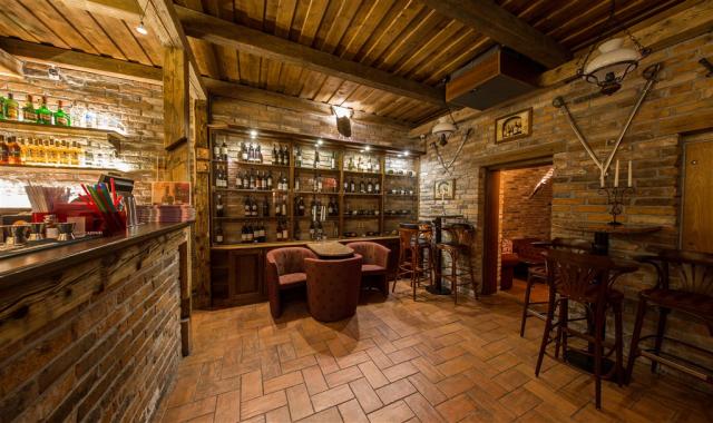 hotel-druzba-slovensko-jasna-vinarna.jpg